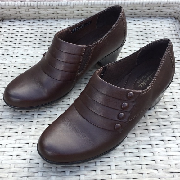 Clarks Shoes - Clark’s women’s Boots Booties Size 7M